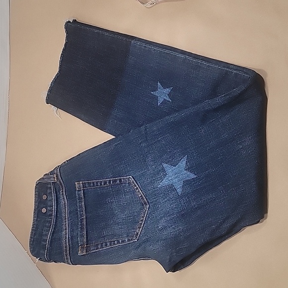 CAbi Jeans, Size 0, Slim Boyfriend, Celebrity Wash, Cute Faded Star Design, EUC! - Picture 1 of 10